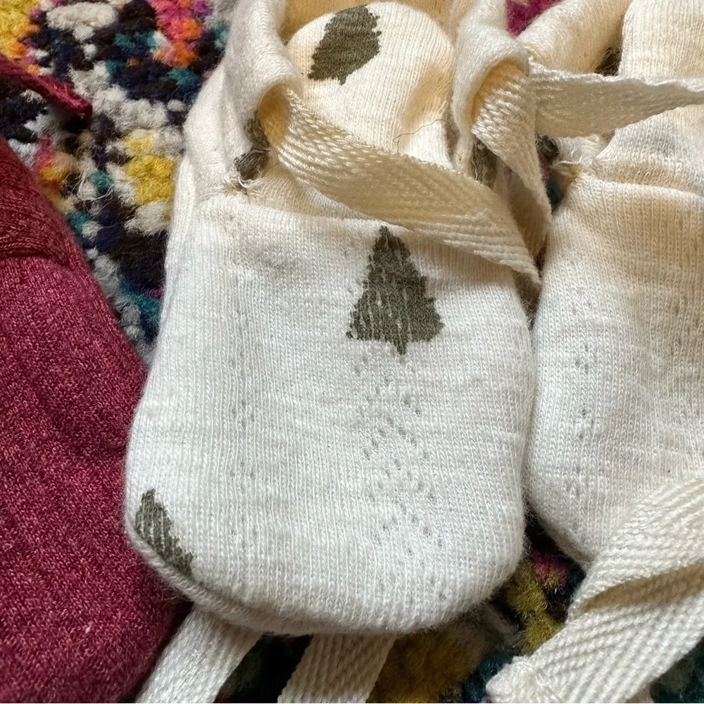 Kate Quinn Booties Ribbed and Christmas Pointelle